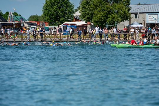 10. edycja Żelaznego Triathlonu. Zmęczenie, pot i szczęście z pokonanego wyzwania  [ZDJĘCIA]