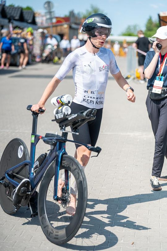 10. edycja Żelaznego Triathlonu. Zmęczenie, pot i szczęście z pokonanego wyzwania  [ZDJĘCIA]