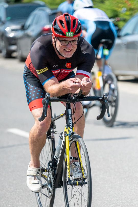 10. edycja Żelaznego Triathlonu. Zmęczenie, pot i szczęście z pokonanego wyzwania  [ZDJĘCIA]