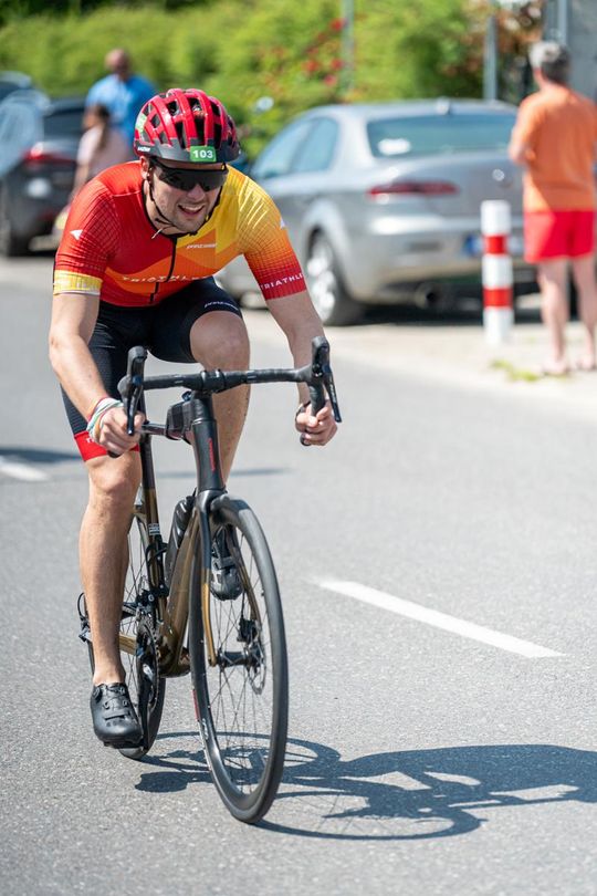 10. edycja Żelaznego Triathlonu. Zmęczenie, pot i szczęście z pokonanego wyzwania  [ZDJĘCIA]