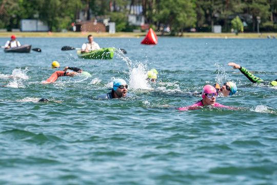 10. edycja Żelaznego Triathlonu. Zmęczenie, pot i szczęście z pokonanego wyzwania  [ZDJĘCIA]