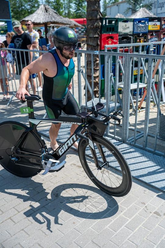 10. edycja Żelaznego Triathlonu. Zmęczenie, pot i szczęście z pokonanego wyzwania  [ZDJĘCIA]
