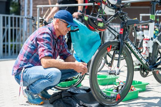 10. edycja Żelaznego Triathlonu. Zmęczenie, pot i szczęście z pokonanego wyzwania  [ZDJĘCIA]