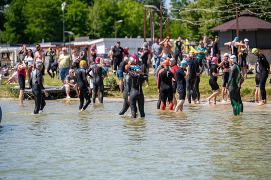 10. edycja Żelaznego Triathlonu. Zmęczenie, pot i szczęście z pokonanego wyzwania  [ZDJĘCIA]
