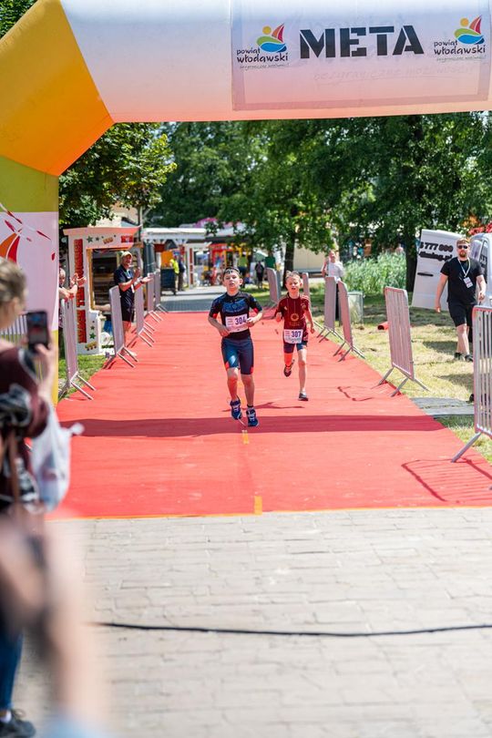 10. edycja Żelaznego Triathlonu. Zmęczenie, pot i szczęście z pokonanego wyzwania  [ZDJĘCIA]