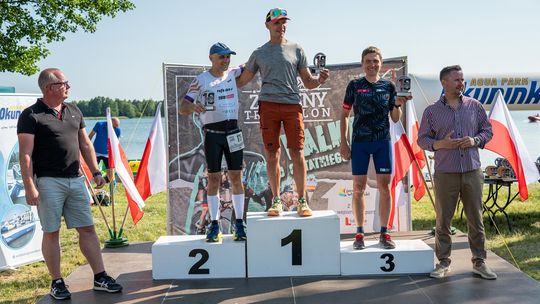 10. edycja Żelaznego Triathlonu. Zmęczenie, pot i szczęście z pokonanego wyzwania  [ZDJĘCIA]
