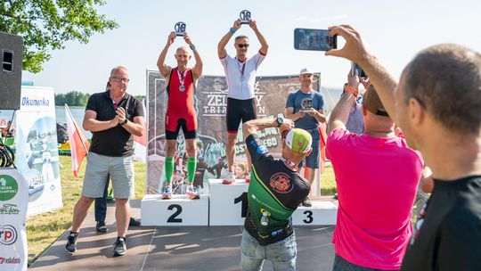10. edycja Żelaznego Triathlonu. Zmęczenie, pot i szczęście z pokonanego wyzwania  [ZDJĘCIA]