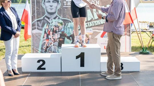 10. edycja Żelaznego Triathlonu. Zmęczenie, pot i szczęście z pokonanego wyzwania  [ZDJĘCIA]