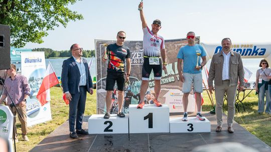 10. edycja Żelaznego Triathlonu. Zmęczenie, pot i szczęście z pokonanego wyzwania  [ZDJĘCIA]