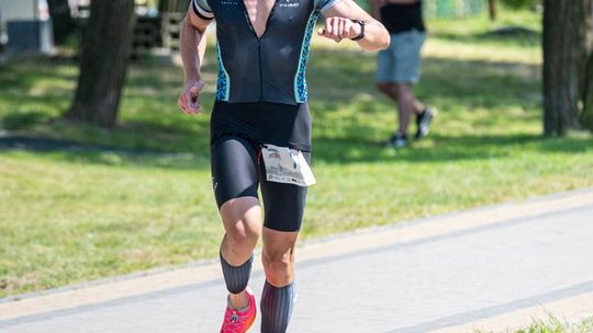 10. edycja Żelaznego Triathlonu. Zmęczenie, pot i szczęście z pokonanego wyzwania  [ZDJĘCIA]