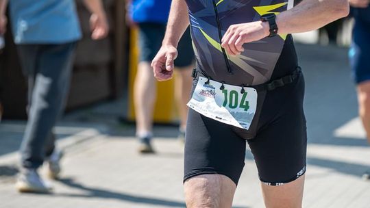 10. edycja Żelaznego Triathlonu. Zmęczenie, pot i szczęście z pokonanego wyzwania  [ZDJĘCIA]