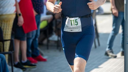 10. edycja Żelaznego Triathlonu. Zmęczenie, pot i szczęście z pokonanego wyzwania  [ZDJĘCIA]