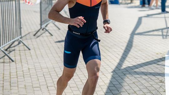 10. edycja Żelaznego Triathlonu. Zmęczenie, pot i szczęście z pokonanego wyzwania  [ZDJĘCIA]