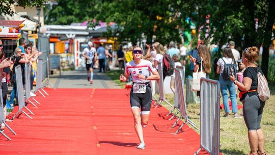 10. edycja Żelaznego Triathlonu. Zmęczenie, pot i szczęście z pokonanego wyzwania  [ZDJĘCIA]