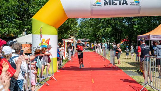 10. edycja Żelaznego Triathlonu. Zmęczenie, pot i szczęście z pokonanego wyzwania  [ZDJĘCIA]