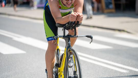 10. edycja Żelaznego Triathlonu. Zmęczenie, pot i szczęście z pokonanego wyzwania  [ZDJĘCIA]