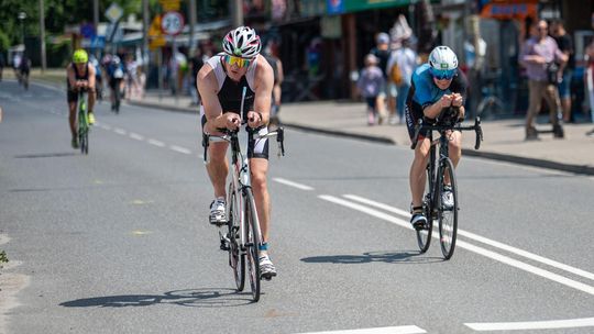 10. edycja Żelaznego Triathlonu. Zmęczenie, pot i szczęście z pokonanego wyzwania  [ZDJĘCIA]