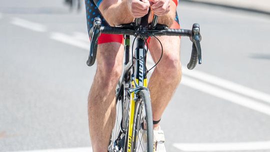 10. edycja Żelaznego Triathlonu. Zmęczenie, pot i szczęście z pokonanego wyzwania  [ZDJĘCIA]