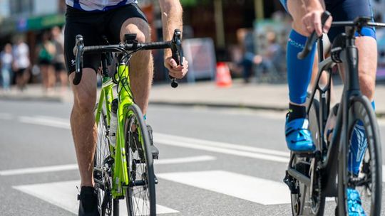 10. edycja Żelaznego Triathlonu. Zmęczenie, pot i szczęście z pokonanego wyzwania  [ZDJĘCIA]