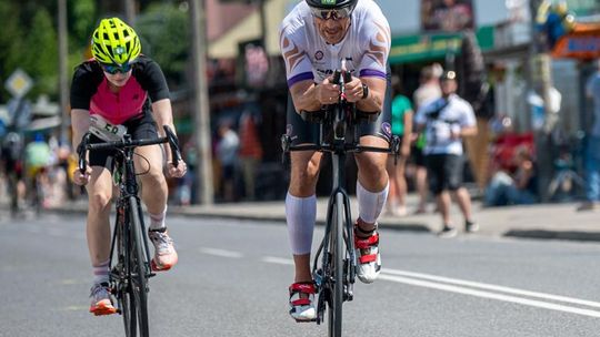 10. edycja Żelaznego Triathlonu. Zmęczenie, pot i szczęście z pokonanego wyzwania  [ZDJĘCIA]