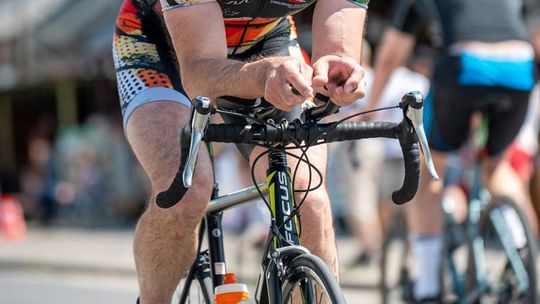 10. edycja Żelaznego Triathlonu. Zmęczenie, pot i szczęście z pokonanego wyzwania  [ZDJĘCIA]