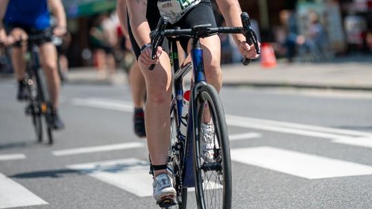10. edycja Żelaznego Triathlonu. Zmęczenie, pot i szczęście z pokonanego wyzwania  [ZDJĘCIA]
