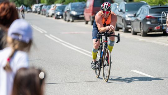10. edycja Żelaznego Triathlonu. Zmęczenie, pot i szczęście z pokonanego wyzwania  [ZDJĘCIA]