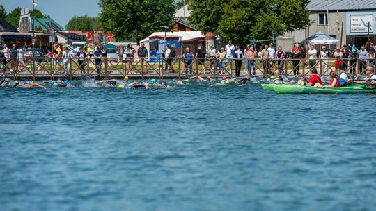 10. edycja Żelaznego Triathlonu. Zmęczenie, pot i szczęście z pokonanego wyzwania  [ZDJĘCIA]