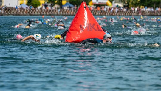 10. edycja Żelaznego Triathlonu. Zmęczenie, pot i szczęście z pokonanego wyzwania  [ZDJĘCIA]