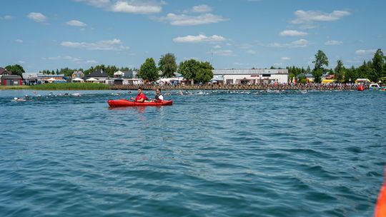 10. edycja Żelaznego Triathlonu. Zmęczenie, pot i szczęście z pokonanego wyzwania  [ZDJĘCIA]