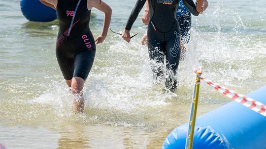 10. edycja Żelaznego Triathlonu. Zmęczenie, pot i szczęście z pokonanego wyzwania  [ZDJĘCIA]