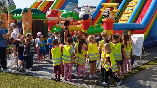 Chełm. Przedszkoliada - radosny dzień przedszkolaków przy hali Miejskiego Ośrodka Sportu i Rekreacji [GALERIA]