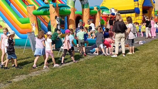 Chełm. Przedszkoliada - radosny dzień przedszkolaków przy hali Miejskiego Ośrodka Sportu i Rekreacji [GALERIA]