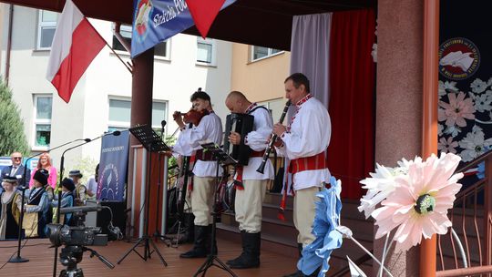 Obchody 100-lecia Szkoły Podstawowej w Woli Uhruskiej [GALERIA ZDJĘĆ]