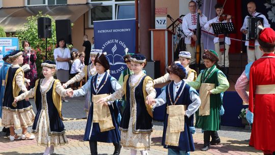 Obchody 100-lecia Szkoły Podstawowej w Woli Uhruskiej [GALERIA ZDJĘĆ]