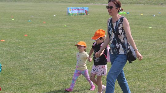 Chełm. Przedszkoliada - radosny dzień przedszkolaków przy hali Miejskiego Ośrodka Sportu i Rekreacji [GALERIA]