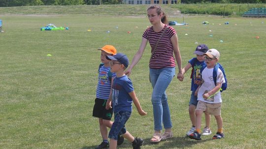 Chełm. Przedszkoliada - radosny dzień przedszkolaków przy hali Miejskiego Ośrodka Sportu i Rekreacji [GALERIA]