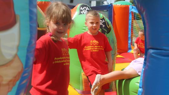 Chełm. Przedszkoliada - radosny dzień przedszkolaków przy hali Miejskiego Ośrodka Sportu i Rekreacji [GALERIA]