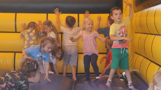 Chełm. Przedszkoliada - radosny dzień przedszkolaków przy hali Miejskiego Ośrodka Sportu i Rekreacji [GALERIA]