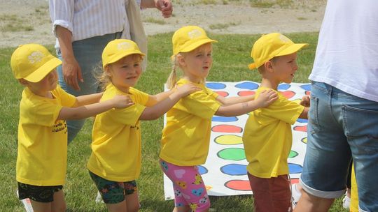 Chełm. Przedszkoliada - radosny dzień przedszkolaków przy hali Miejskiego Ośrodka Sportu i Rekreacji [GALERIA]