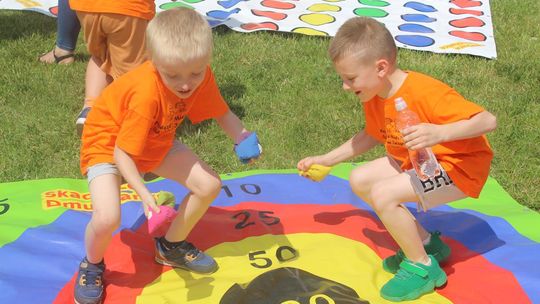 Chełm. Przedszkoliada - radosny dzień przedszkolaków przy hali Miejskiego Ośrodka Sportu i Rekreacji [GALERIA]