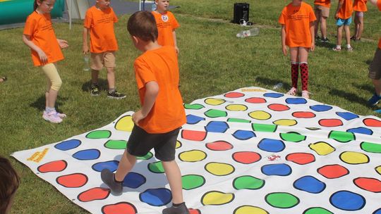 Chełm. Przedszkoliada - radosny dzień przedszkolaków przy hali Miejskiego Ośrodka Sportu i Rekreacji [GALERIA]