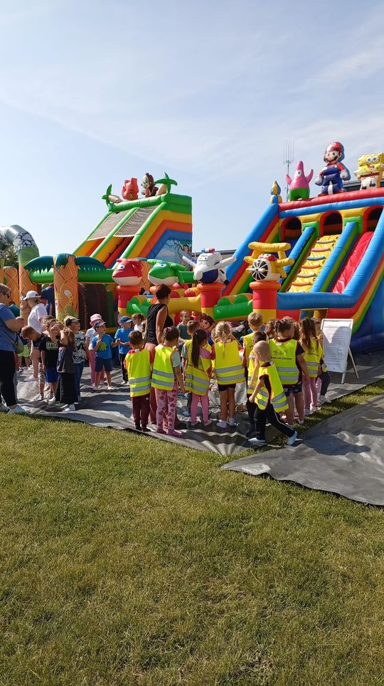 Chełm. Przedszkoliada - radosny dzień przedszkolaków przy hali Miejskiego Ośrodka Sportu i Rekreacji [GALERIA]