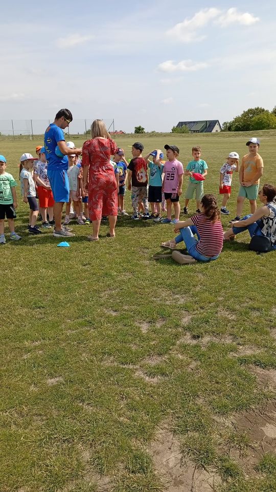 Chełm. Przedszkoliada - radosny dzień przedszkolaków przy hali Miejskiego Ośrodka Sportu i Rekreacji [GALERIA]