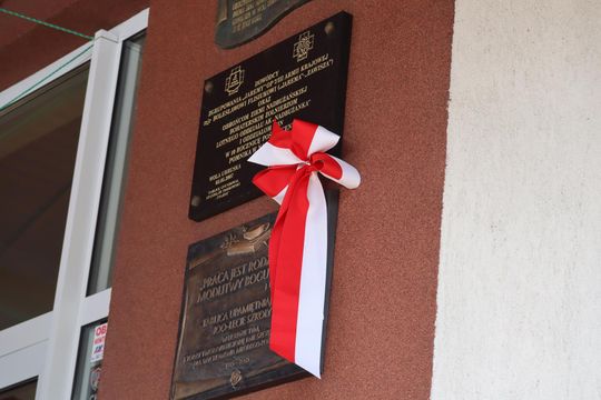 Obchody 100-lecia Szkoły Podstawowej w Woli Uhruskiej [GALERIA ZDJĘĆ]