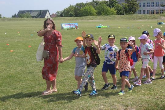 Chełm. Przedszkoliada - radosny dzień przedszkolaków przy hali Miejskiego Ośrodka Sportu i Rekreacji [GALERIA]