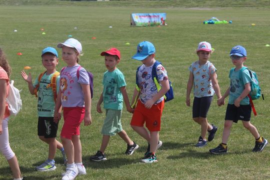 Chełm. Przedszkoliada - radosny dzień przedszkolaków przy hali Miejskiego Ośrodka Sportu i Rekreacji [GALERIA]