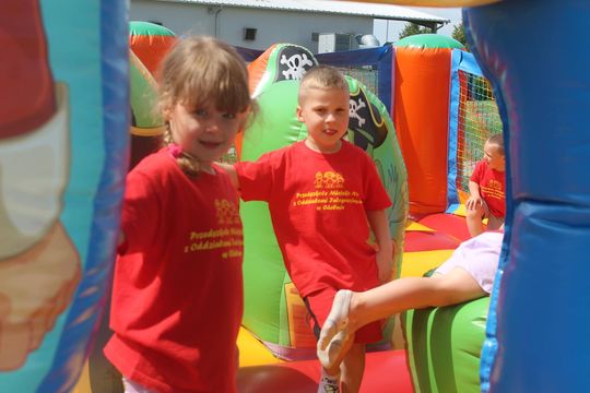 Chełm. Przedszkoliada - radosny dzień przedszkolaków przy hali Miejskiego Ośrodka Sportu i Rekreacji [GALERIA]