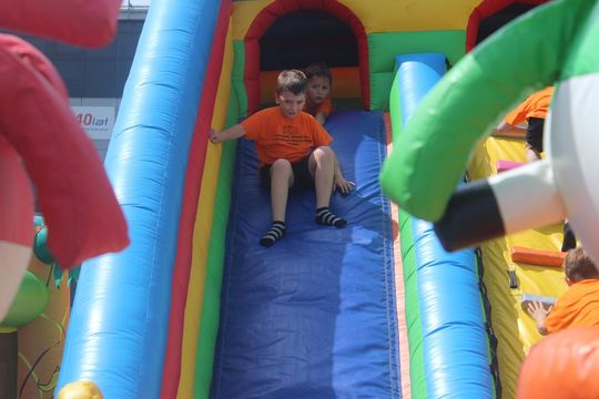 Chełm. Przedszkoliada - radosny dzień przedszkolaków przy hali Miejskiego Ośrodka Sportu i Rekreacji [GALERIA]