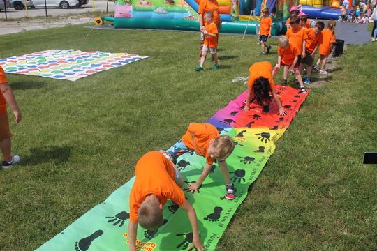 Chełm. Przedszkoliada - radosny dzień przedszkolaków przy hali Miejskiego Ośrodka Sportu i Rekreacji [GALERIA]